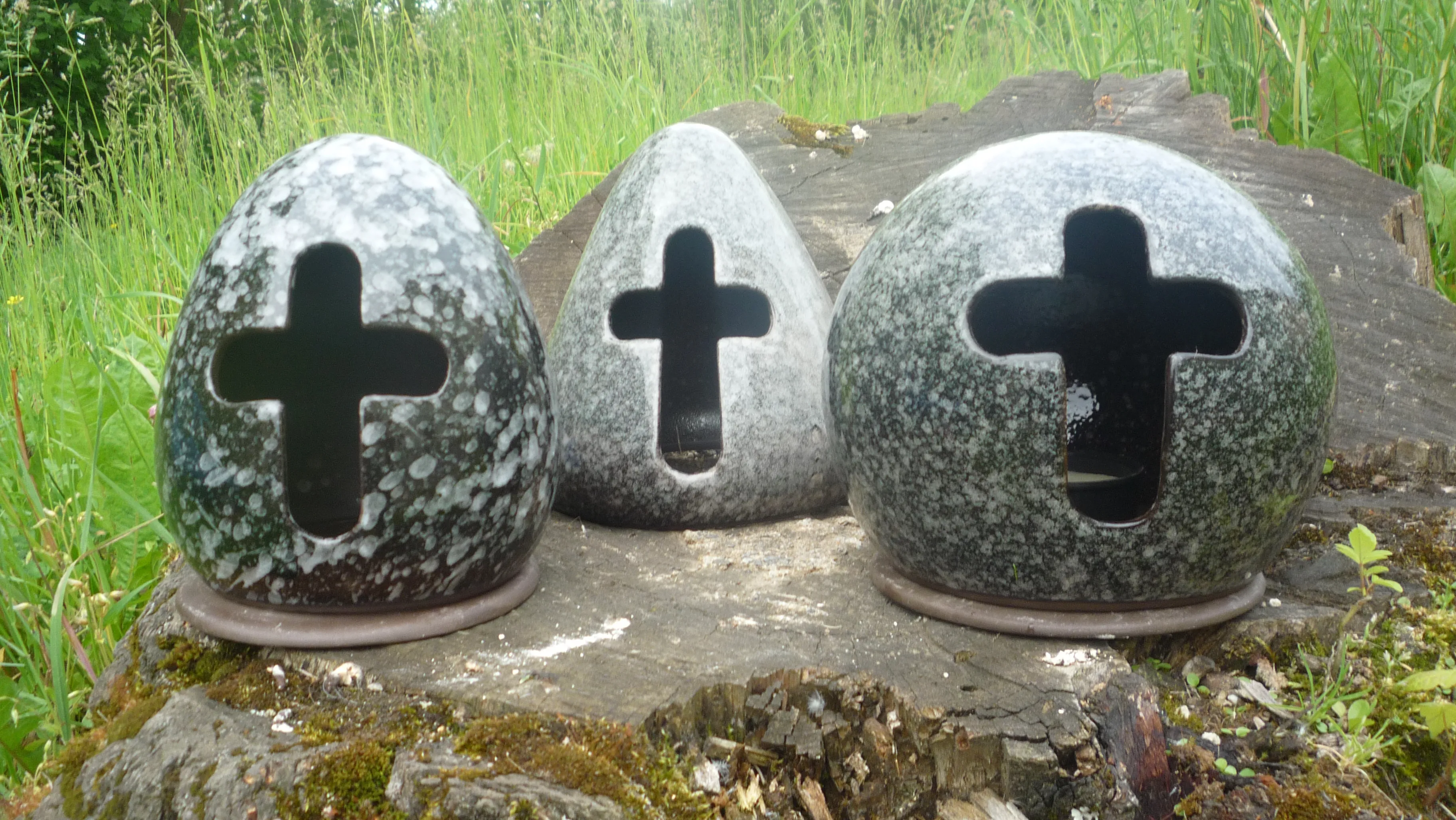 Hřbitovní keramika